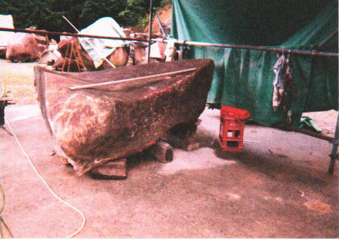 ストーンアーティストである吉村氏の工場